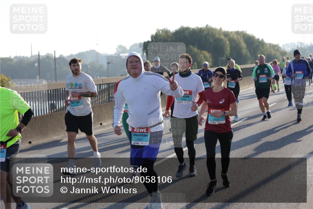 03.10.2025 - Köhlbrandbrückenlauf Jannik Wohlers http://msf.ph/oto/9058106 03.10.2025 09:21:32 Position 3 1927, 3208, 1920 meine-sportfotos.de