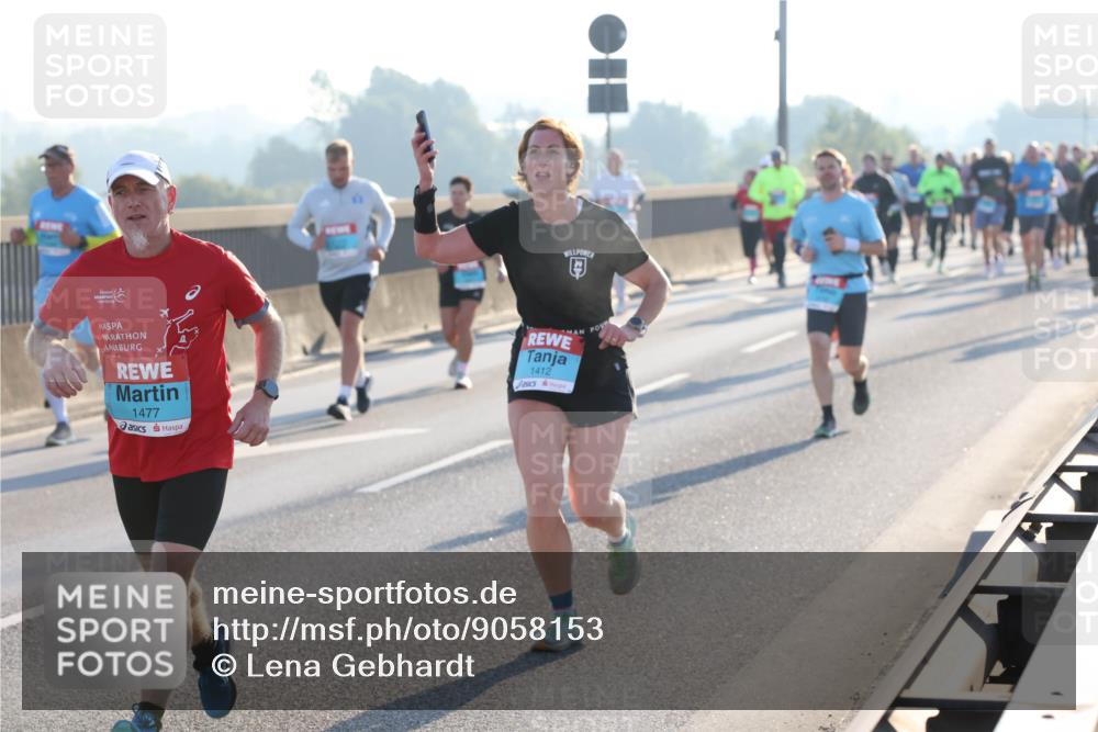 03.10.2025 - Köhlbrandbrückenlauf Lena Gebhardt http://msf.ph/oto/9058153 03.10.2025 09:18:18 Position 1 1477, 1412 meine-sportfotos.de