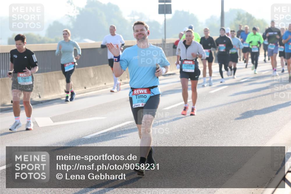 03.10.2025 - Köhlbrandbrückenlauf Lena Gebhardt http://msf.ph/oto/9058231 03.10.2025 09:18:20 Position 1 2671, 2732 meine-sportfotos.de