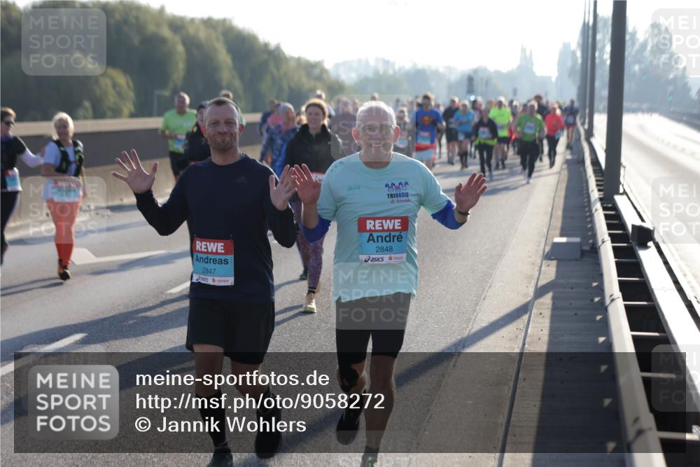 03.10.2025 - Köhlbrandbrückenlauf Jannik Wohlers http://msf.ph/oto/9058272 03.10.2025 09:21:39 Position 3 2847, 2929, 2848 meine-sportfotos.de