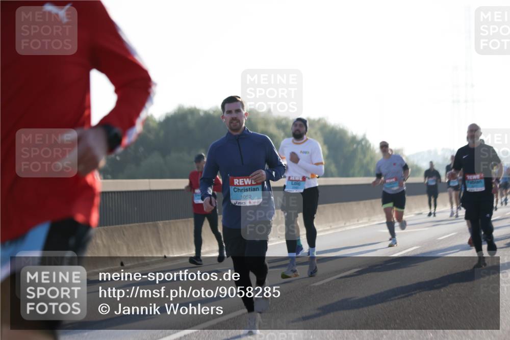 03.10.2025 - Köhlbrandbrückenlauf Jannik Wohlers http://msf.ph/oto/9058285 03.10.2025 09:13:59 Position 3 1052 meine-sportfotos.de