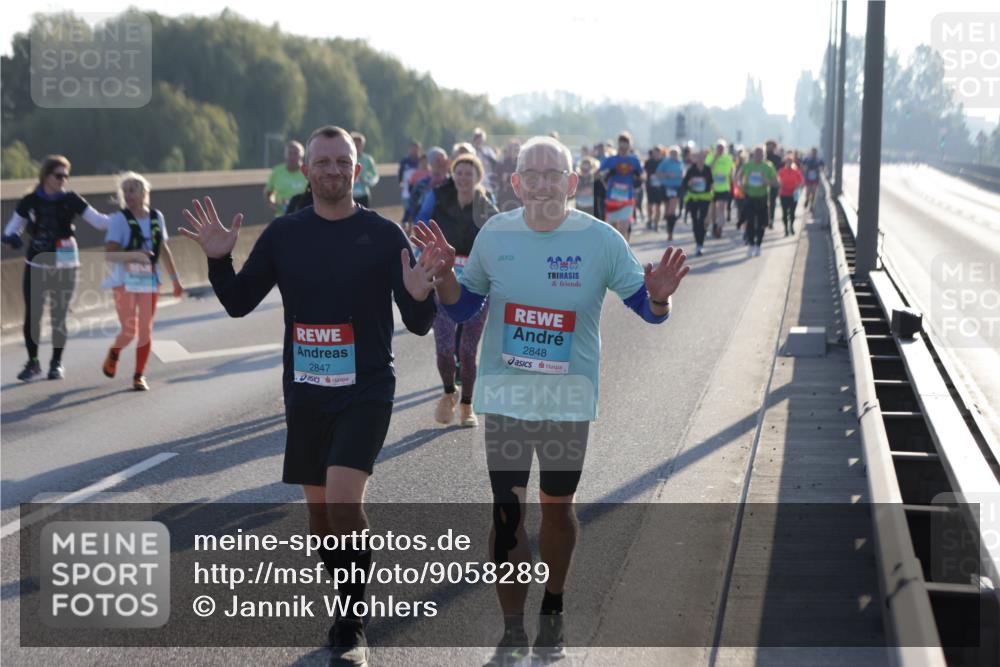 03.10.2025 - Köhlbrandbrückenlauf Jannik Wohlers http://msf.ph/oto/9058289 03.10.2025 09:21:39 Position 3 2847, 2926, 2848 meine-sportfotos.de
