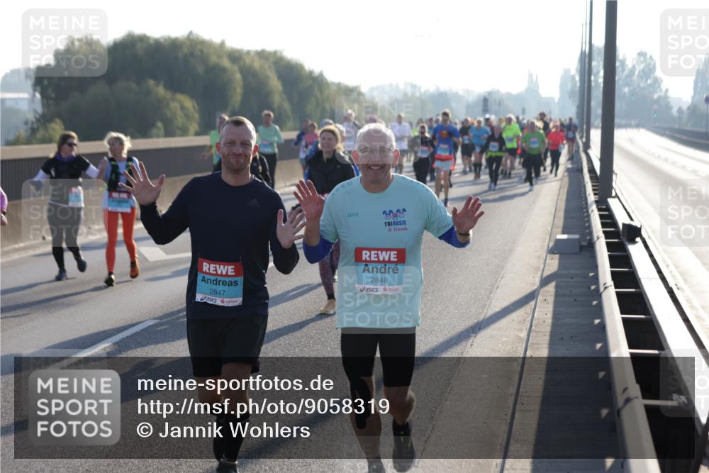03.10.2025 - Köhlbrandbrückenlauf Jannik Wohlers http://msf.ph/oto/9058319 03.10.2025 09:21:40 Position 3 2847, 2020, 2848 meine-sportfotos.de