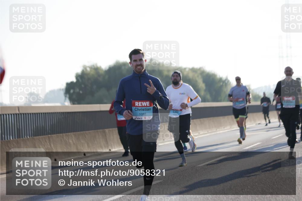 03.10.2025 - Köhlbrandbrückenlauf Jannik Wohlers http://msf.ph/oto/9058321 03.10.2025 09:13:59 Position 3 1052 meine-sportfotos.de
