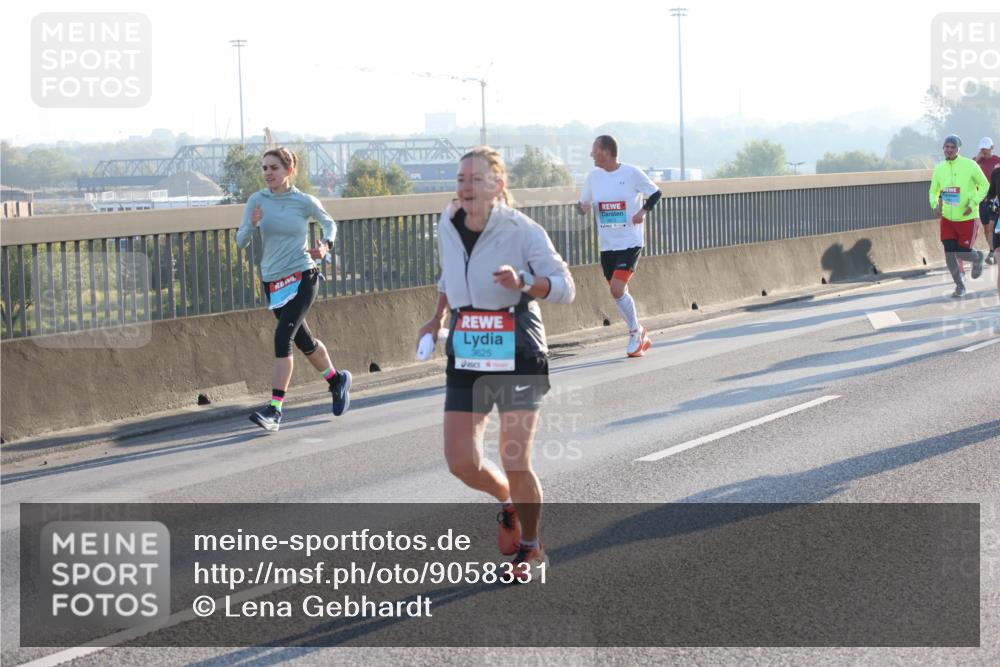 03.10.2025 - Köhlbrandbrückenlauf Lena Gebhardt http://msf.ph/oto/9058331 03.10.2025 09:18:24 Position 1 3625 meine-sportfotos.de