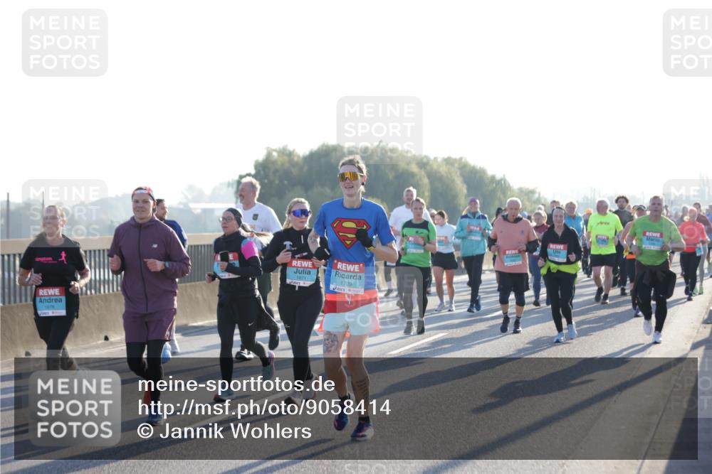 03.10.2025 - Köhlbrandbrückenlauf Jannik Wohlers http://msf.ph/oto/9058414 03.10.2025 09:21:48 Position 3 1978, 1971, 1709 meine-sportfotos.de