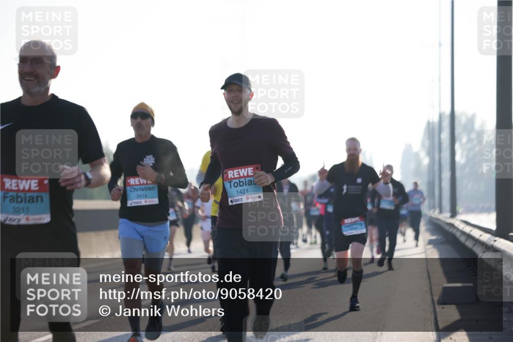 03.10.2025 - Köhlbrandbrückenlauf Jannik Wohlers http://msf.ph/oto/9058420 03.10.2025 09:14:01 Position 3 3211, 3414, 1421 meine-sportfotos.de