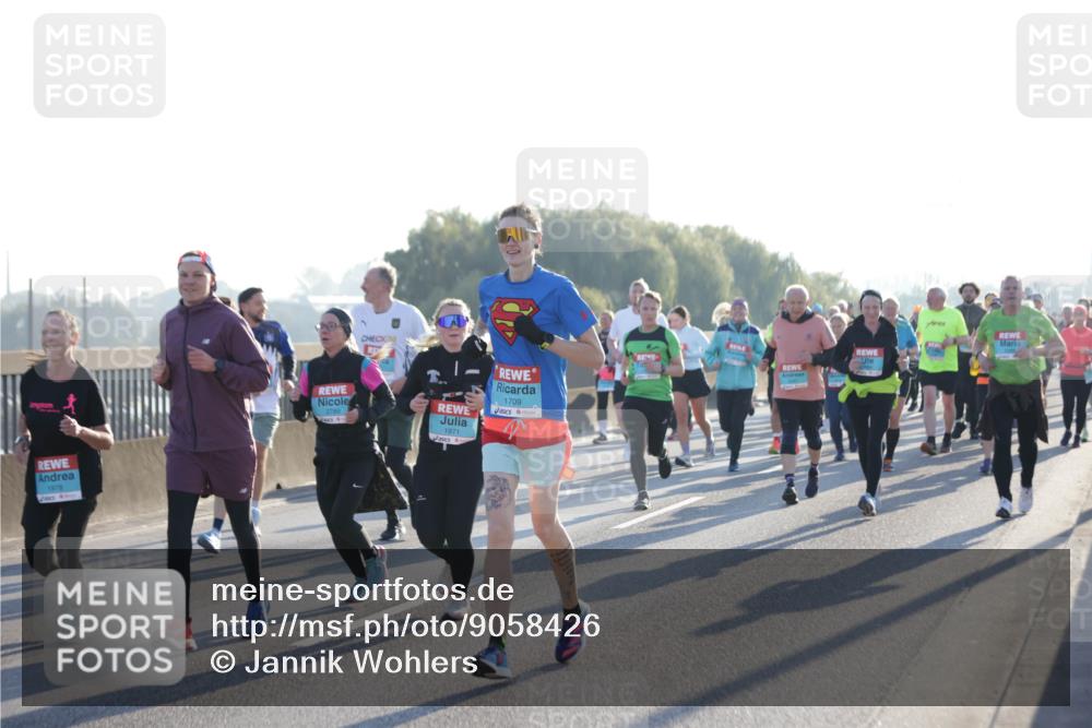 03.10.2025 - Köhlbrandbrückenlauf Jannik Wohlers http://msf.ph/oto/9058426 03.10.2025 09:21:48 Position 3 2789, 1978, 24, 1971, 1709 meine-sportfotos.de