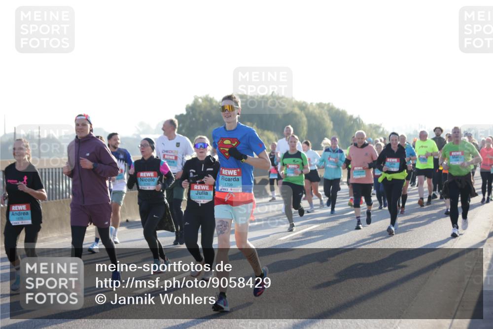 03.10.2025 - Köhlbrandbrückenlauf Jannik Wohlers http://msf.ph/oto/9058429 03.10.2025 09:21:48 Position 3 1978, 2789, 24, 1971, 1709 meine-sportfotos.de