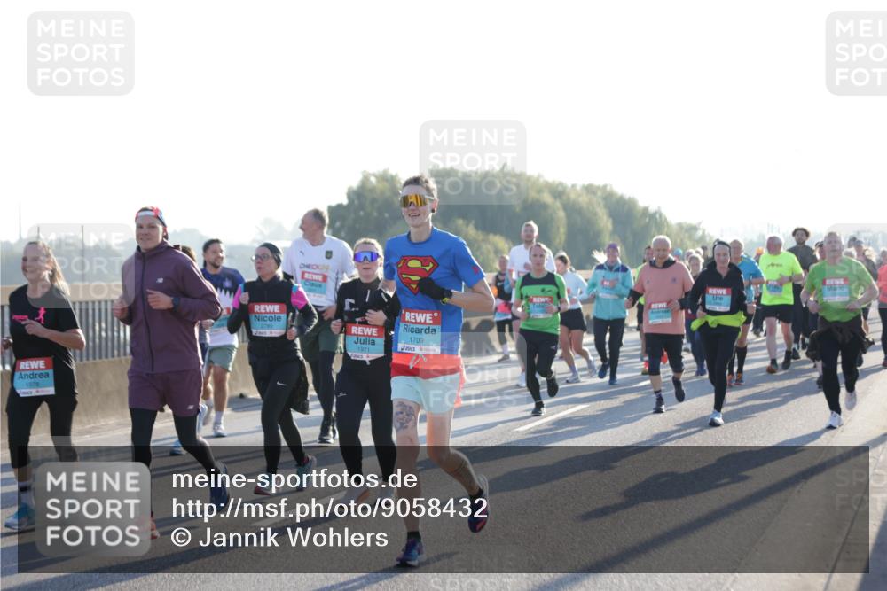 03.10.2025 - Köhlbrandbrückenlauf Jannik Wohlers http://msf.ph/oto/9058432 03.10.2025 09:21:48 Position 3 1978, 2789, 24, 1971, 1709 meine-sportfotos.de
