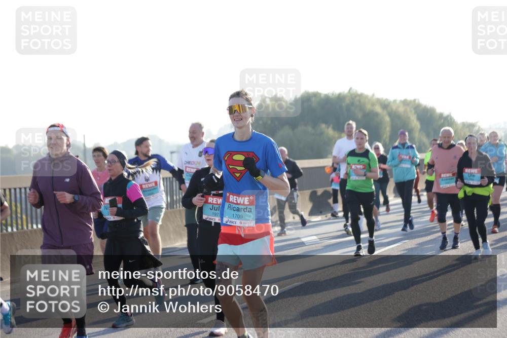 03.10.2025 - Köhlbrandbrückenlauf Jannik Wohlers http://msf.ph/oto/9058470 03.10.2025 09:21:48 Position 3 24, 1709, 197 meine-sportfotos.de