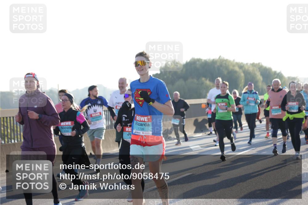 03.10.2025 - Köhlbrandbrückenlauf Jannik Wohlers http://msf.ph/oto/9058475 03.10.2025 09:21:48 Position 3 2789, 19, 1709 meine-sportfotos.de