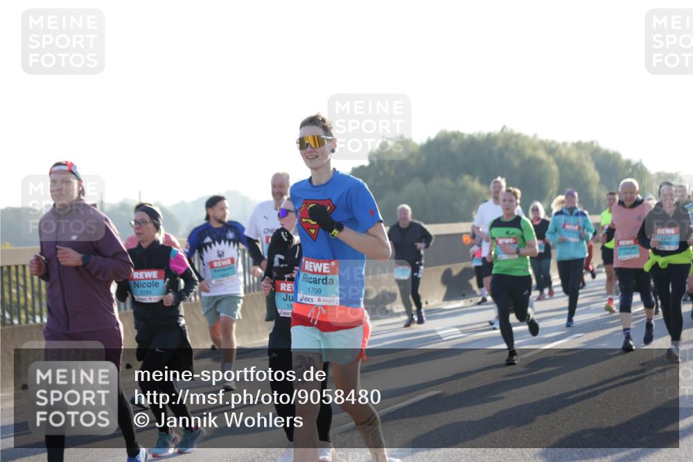 03.10.2025 - Köhlbrandbrückenlauf Jannik Wohlers http://msf.ph/oto/9058480 03.10.2025 09:21:48 Position 3 2789, 1709, 19 meine-sportfotos.de