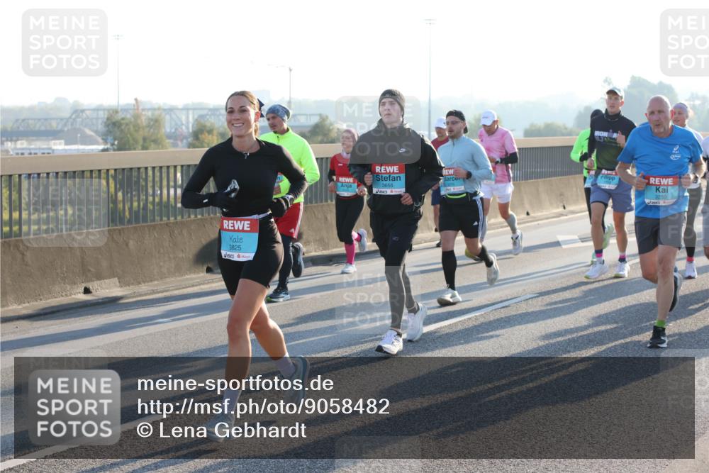 03.10.2025 - Köhlbrandbrückenlauf Lena Gebhardt http://msf.ph/oto/9058482 03.10.2025 09:18:28 Position 1 3825, 3655, 3250 meine-sportfotos.de