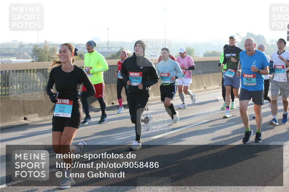 03.10.2025 - Köhlbrandbrückenlauf Lena Gebhardt http://msf.ph/oto/9058486 03.10.2025 09:18:28 Position 1 3825, 3655, 3250, 1516 meine-sportfotos.de