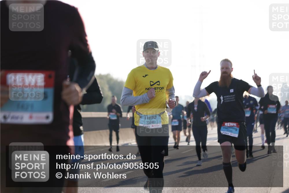 03.10.2025 - Köhlbrandbrückenlauf Jannik Wohlers http://msf.ph/oto/9058505 03.10.2025 09:14:03 Position 3 101, 3332, 3335 meine-sportfotos.de