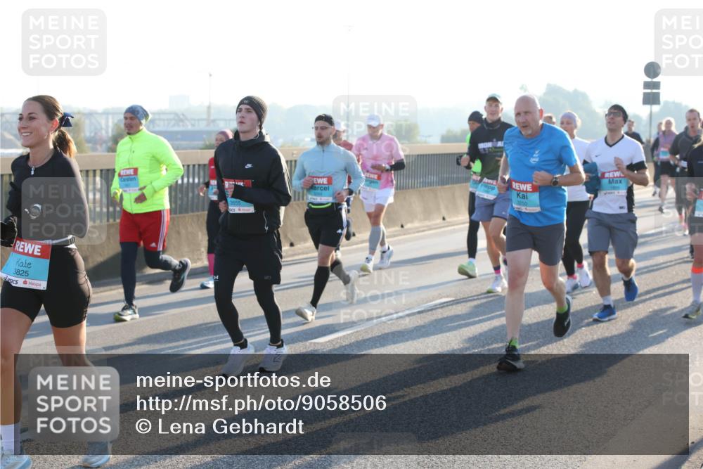 03.10.2025 - Köhlbrandbrückenlauf Lena Gebhardt http://msf.ph/oto/9058506 03.10.2025 09:18:28 Position 1 3825, 3250 meine-sportfotos.de