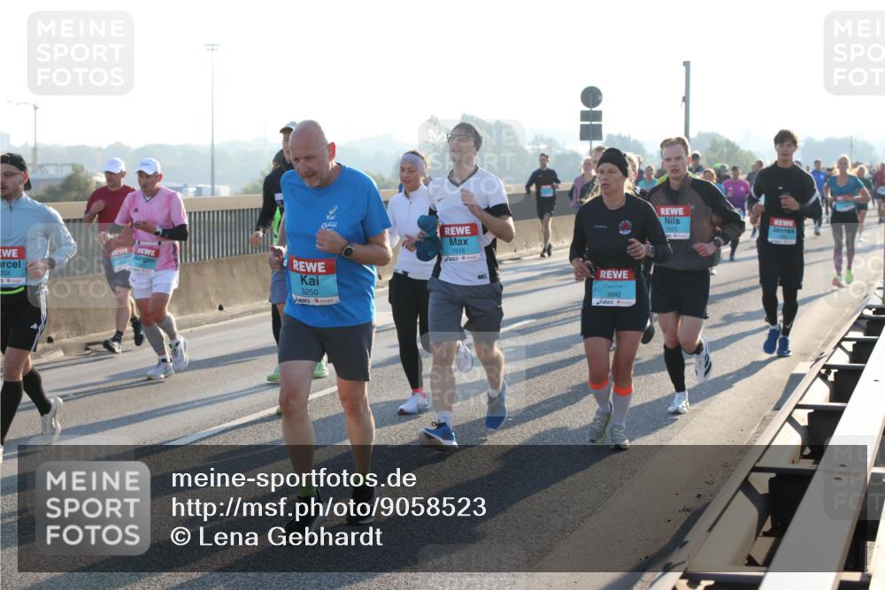 03.10.2025 - Köhlbrandbrückenlauf Lena Gebhardt http://msf.ph/oto/9058523 03.10.2025 09:18:29 Position 1 1516, 204, 5, 3250, 3842, 1623 meine-sportfotos.de