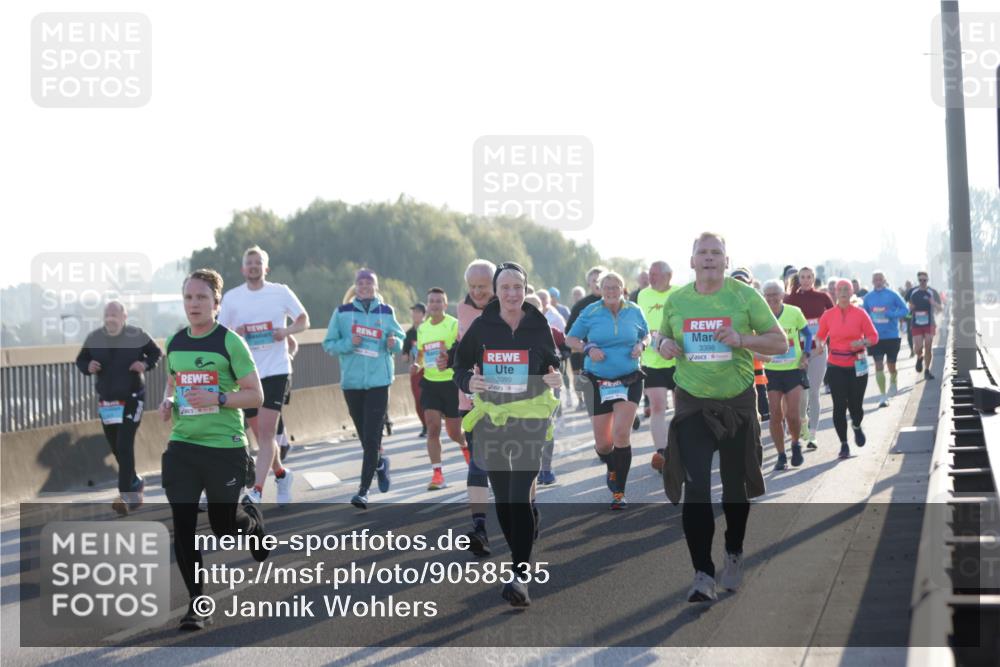 03.10.2025 - Köhlbrandbrückenlauf Jannik Wohlers http://msf.ph/oto/9058535 03.10.2025 09:21:50 Position 3 3399, 3398 meine-sportfotos.de