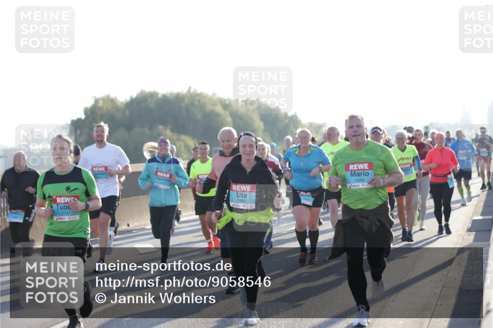 03.10.2025 - Köhlbrandbrückenlauf Jannik Wohlers http://msf.ph/oto/9058546 03.10.2025 09:21:50 Position 3 2707, 3399, 3398 meine-sportfotos.de