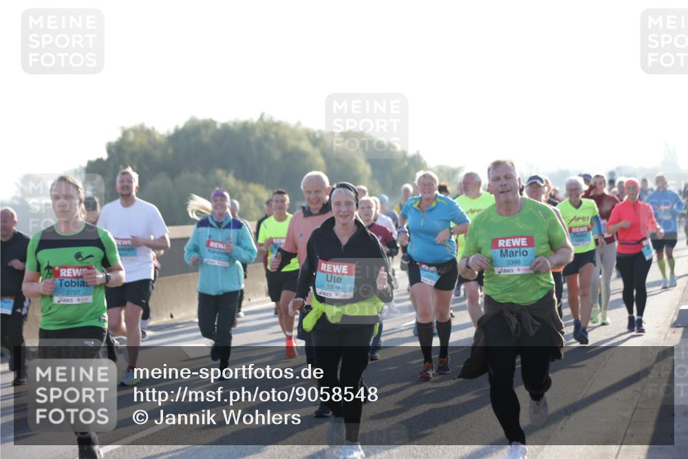 03.10.2025 - Köhlbrandbrückenlauf Jannik Wohlers http://msf.ph/oto/9058548 03.10.2025 09:21:50 Position 3 2707, 3399, 3398 meine-sportfotos.de