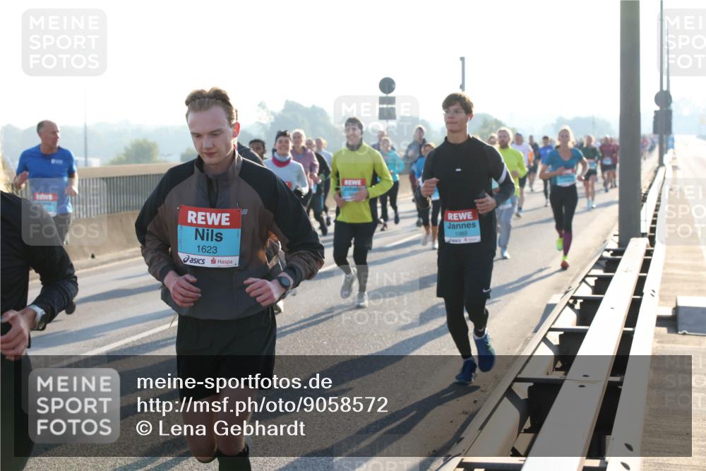03.10.2025 - Köhlbrandbrückenlauf Lena Gebhardt http://msf.ph/oto/9058572 03.10.2025 09:18:30 Position 1 1623, 1089 meine-sportfotos.de