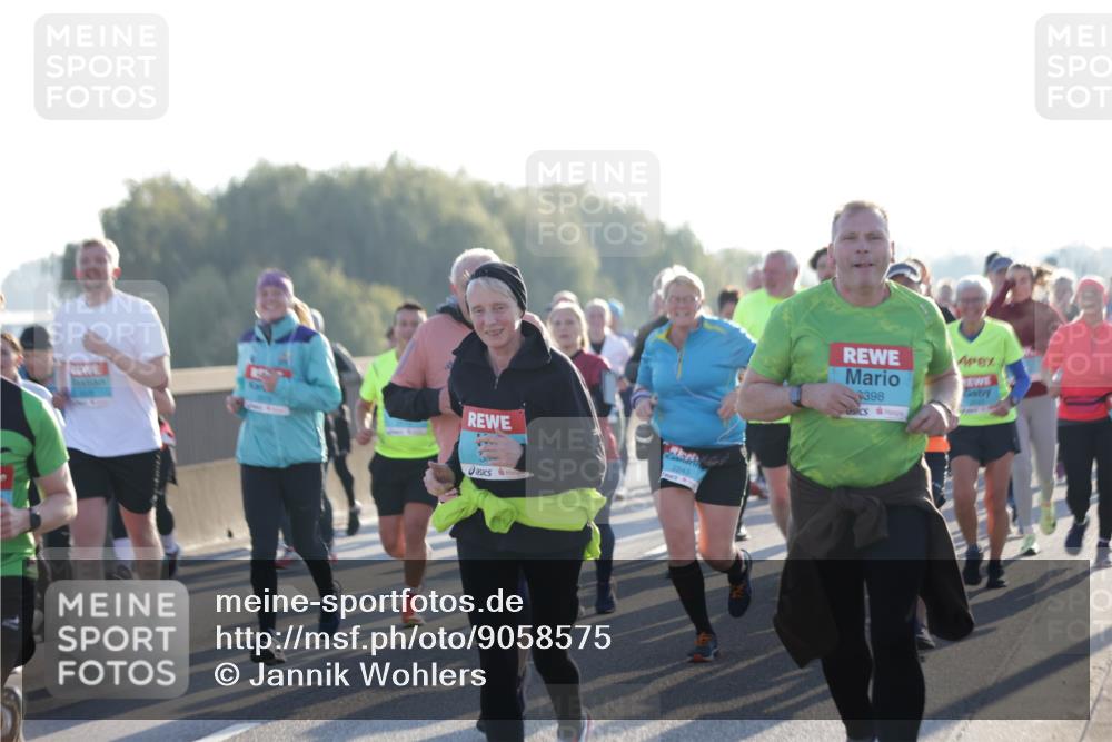 03.10.2025 - Köhlbrandbrückenlauf Jannik Wohlers http://msf.ph/oto/9058575 03.10.2025 09:21:50 Position 3 2243, 398 meine-sportfotos.de