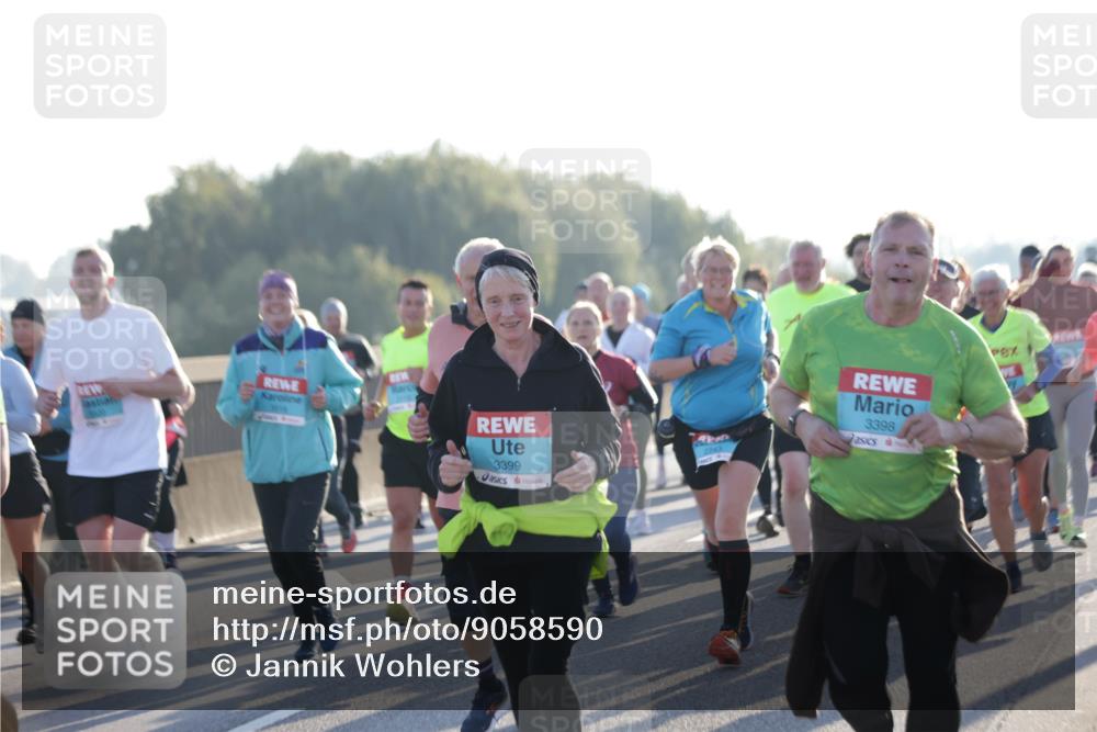 03.10.2025 - Köhlbrandbrückenlauf Jannik Wohlers http://msf.ph/oto/9058590 03.10.2025 09:21:51 Position 3 3399, 2243, 3398 meine-sportfotos.de