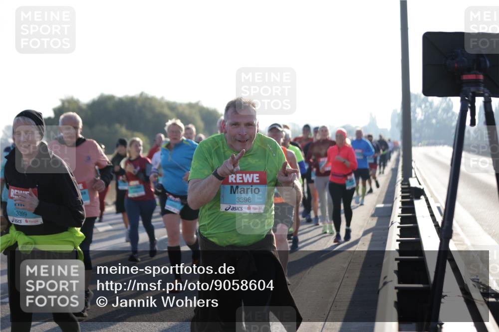 03.10.2025 - Köhlbrandbrückenlauf Jannik Wohlers http://msf.ph/oto/9058604 03.10.2025 09:21:52 Position 3 3399, 3398 meine-sportfotos.de