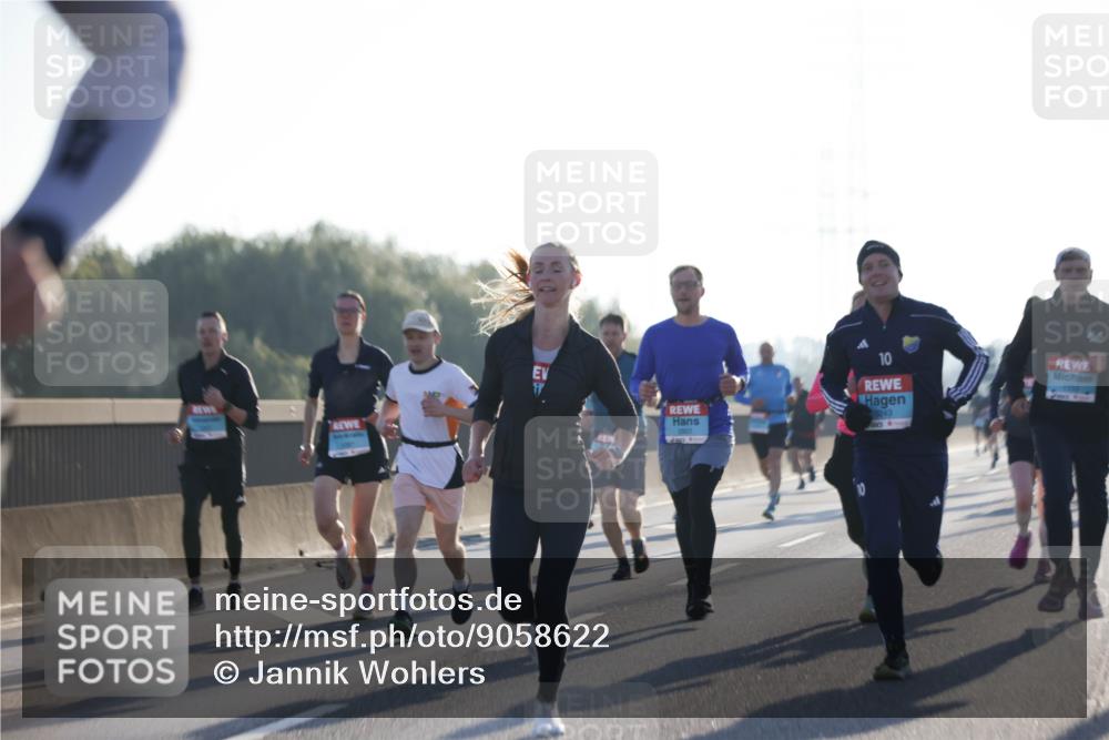 03.10.2025 - Köhlbrandbrückenlauf Jannik Wohlers http://msf.ph/oto/9058622 03.10.2025 09:14:06 Position 3 10 meine-sportfotos.de