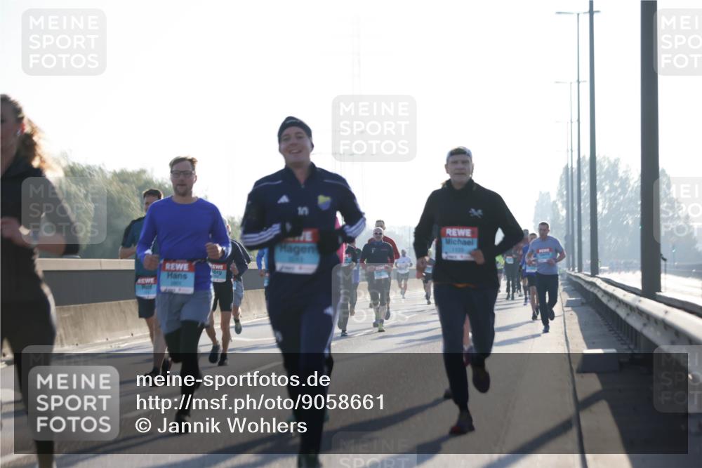 03.10.2025 - Köhlbrandbrückenlauf Jannik Wohlers http://msf.ph/oto/9058661 03.10.2025 09:14:07 Position 3  meine-sportfotos.de
