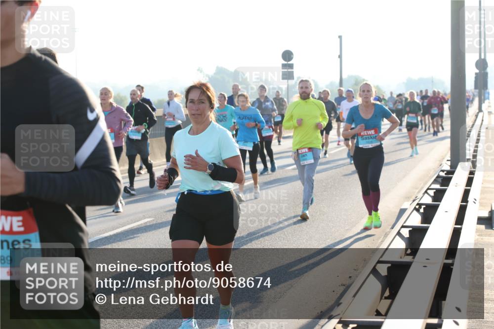 03.10.2025 - Köhlbrandbrückenlauf Lena Gebhardt http://msf.ph/oto/9058674 03.10.2025 09:18:33 Position 1 89 meine-sportfotos.de