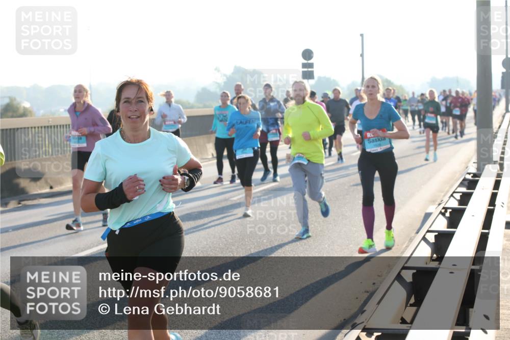 03.10.2025 - Köhlbrandbrückenlauf Lena Gebhardt http://msf.ph/oto/9058681 03.10.2025 09:18:33 Position 1 1626 meine-sportfotos.de