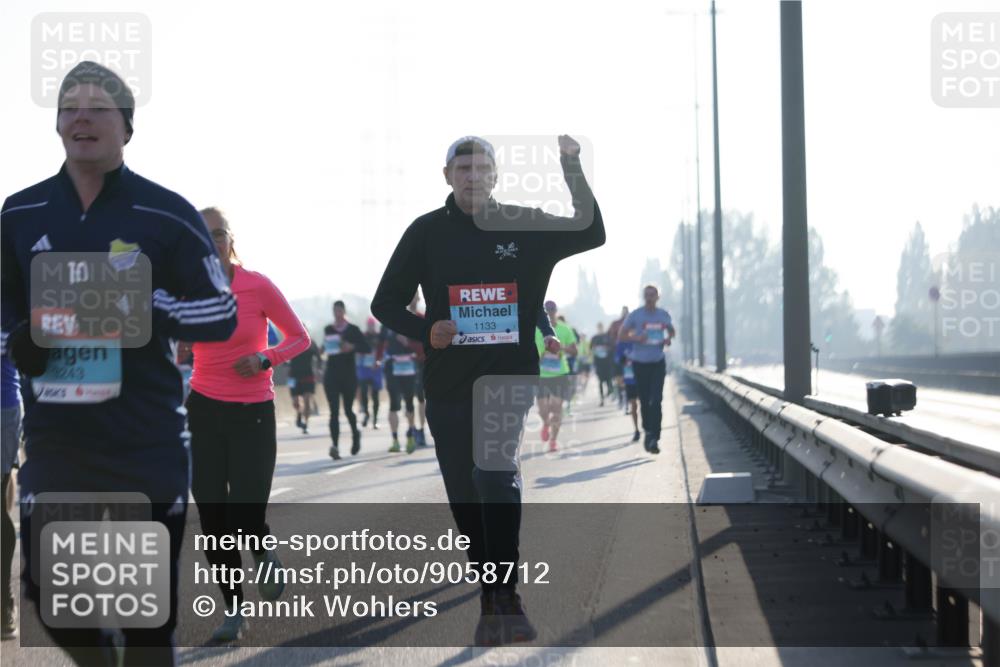 03.10.2025 - Köhlbrandbrückenlauf Jannik Wohlers http://msf.ph/oto/9058712 03.10.2025 09:14:07 Position 3 7, 10, 3243, 1133 meine-sportfotos.de