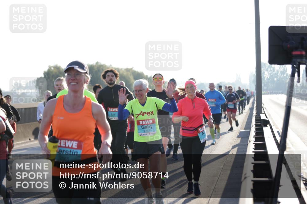 03.10.2025 - Köhlbrandbrückenlauf Jannik Wohlers http://msf.ph/oto/9058714 03.10.2025 09:21:54 Position 3 2065, 3725, 2742 meine-sportfotos.de
