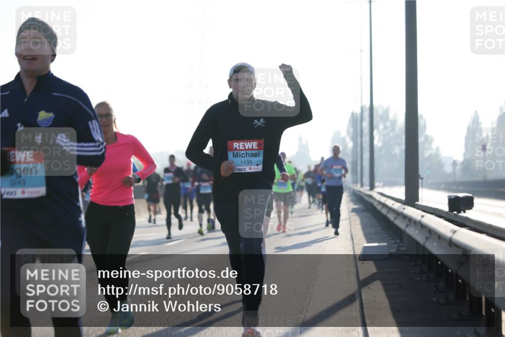 03.10.2025 - Köhlbrandbrückenlauf Jannik Wohlers http://msf.ph/oto/9058718 03.10.2025 09:14:07 Position 3 8243, 1133 meine-sportfotos.de