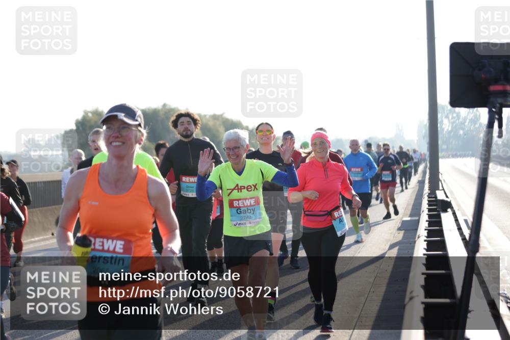03.10.2025 - Köhlbrandbrückenlauf Jannik Wohlers http://msf.ph/oto/9058721 03.10.2025 09:21:54 Position 3 2065, 2742 meine-sportfotos.de