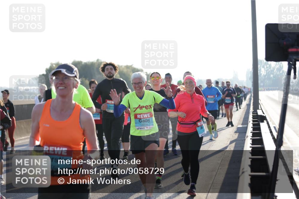 03.10.2025 - Köhlbrandbrückenlauf Jannik Wohlers http://msf.ph/oto/9058729 03.10.2025 09:21:54 Position 3 2066, 2742 meine-sportfotos.de