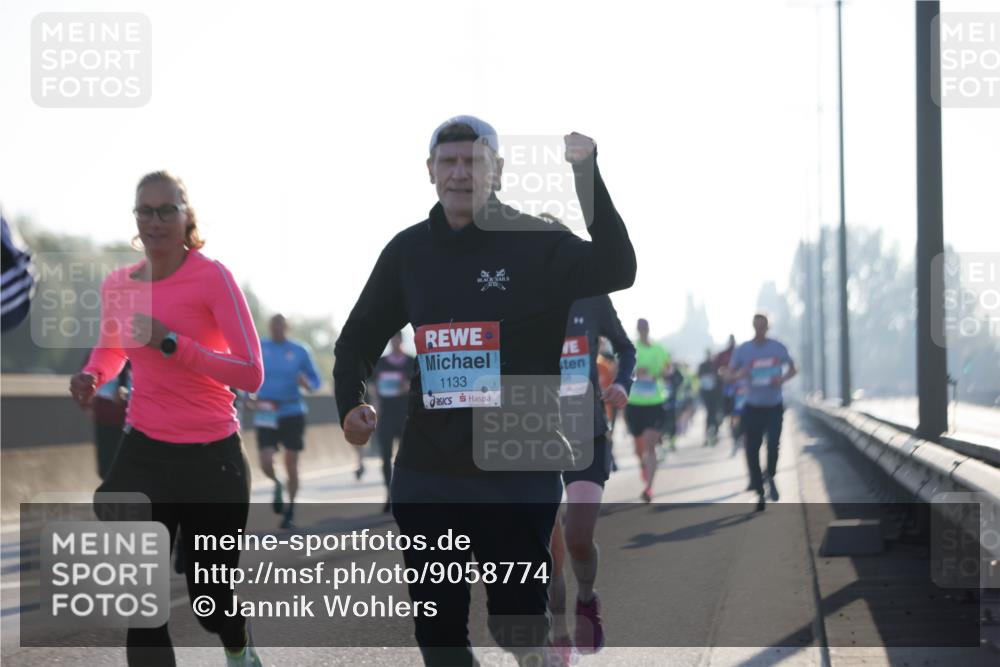 03.10.2025 - Köhlbrandbrückenlauf Jannik Wohlers http://msf.ph/oto/9058774 03.10.2025 09:14:08 Position 3 1133 meine-sportfotos.de