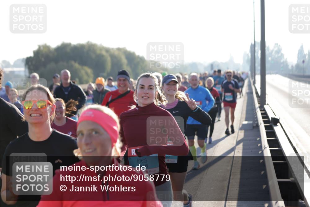 03.10.2025 - Köhlbrandbrückenlauf Jannik Wohlers http://msf.ph/oto/9058779 03.10.2025 09:21:56 Position 3 3816, 50 meine-sportfotos.de
