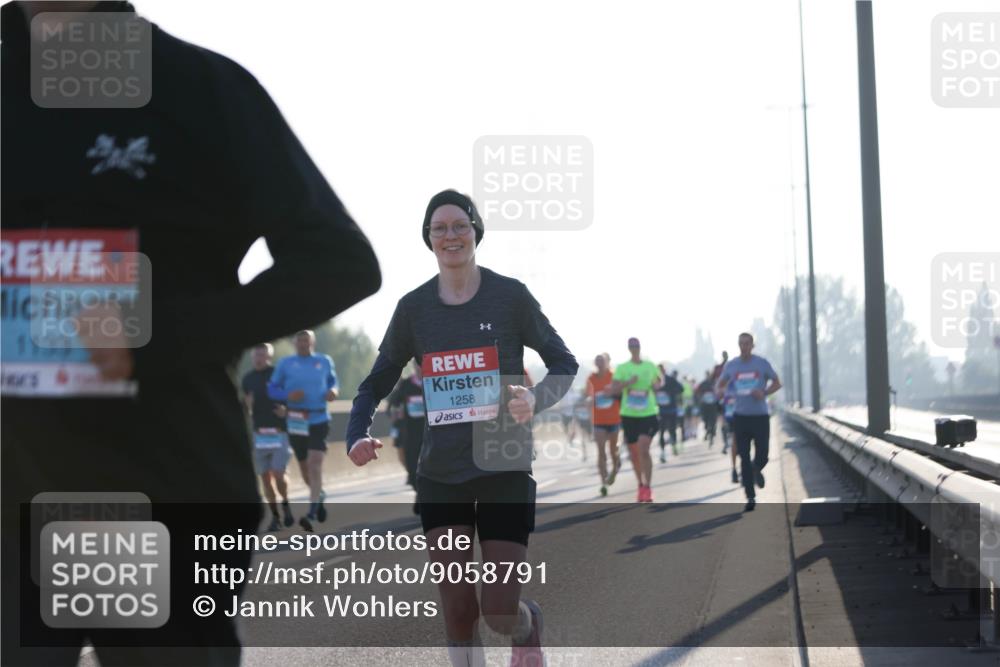 03.10.2025 - Köhlbrandbrückenlauf Jannik Wohlers http://msf.ph/oto/9058791 03.10.2025 09:14:09 Position 3 1133, 1258 meine-sportfotos.de