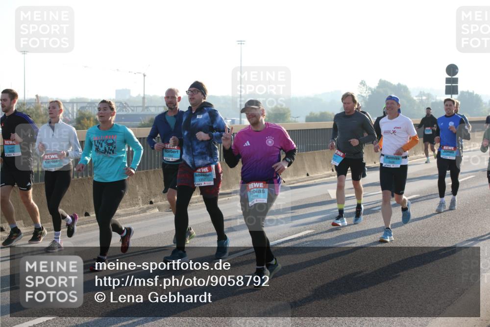 03.10.2025 - Köhlbrandbrückenlauf Lena Gebhardt http://msf.ph/oto/9058792 03.10.2025 09:18:36 Position 1 1229, 1582, 1352, 188, 3426 meine-sportfotos.de