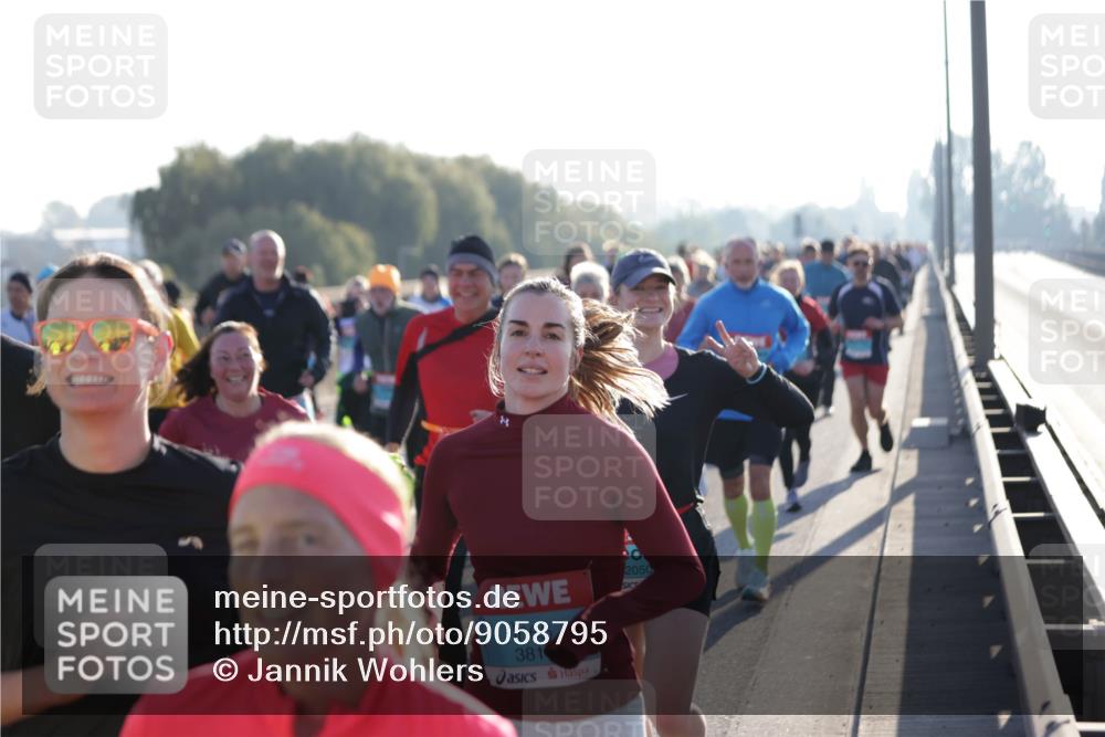 03.10.2025 - Köhlbrandbrückenlauf Jannik Wohlers http://msf.ph/oto/9058795 03.10.2025 09:21:56 Position 3 381, 2050 meine-sportfotos.de