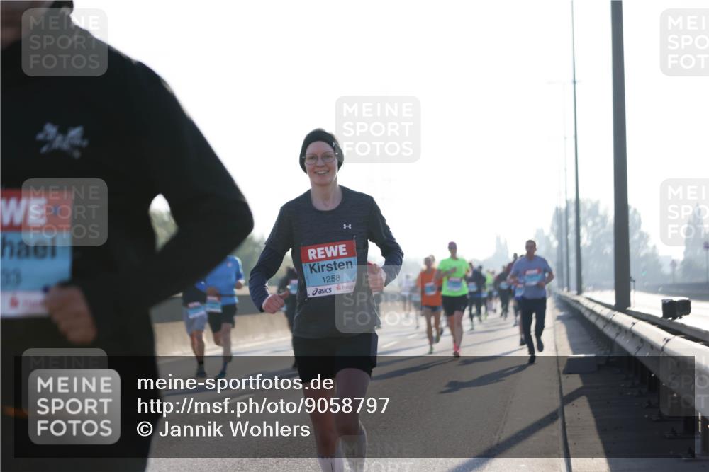 03.10.2025 - Köhlbrandbrückenlauf Jannik Wohlers http://msf.ph/oto/9058797 03.10.2025 09:14:09 Position 3 33, 1258 meine-sportfotos.de