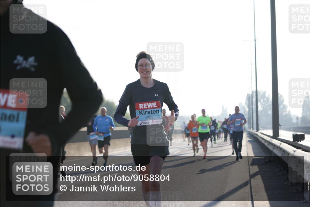 03.10.2025 - Köhlbrandbrückenlauf Jannik Wohlers http://msf.ph/oto/9058804 03.10.2025 09:14:09 Position 3 1258 meine-sportfotos.de