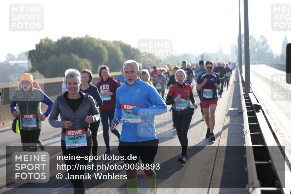 03.10.2025 - Köhlbrandbrückenlauf Jannik Wohlers http://msf.ph/oto/9058893 03.10.2025 09:21:58 Position 3 2187, 2421, 3676, 2204 meine-sportfotos.de