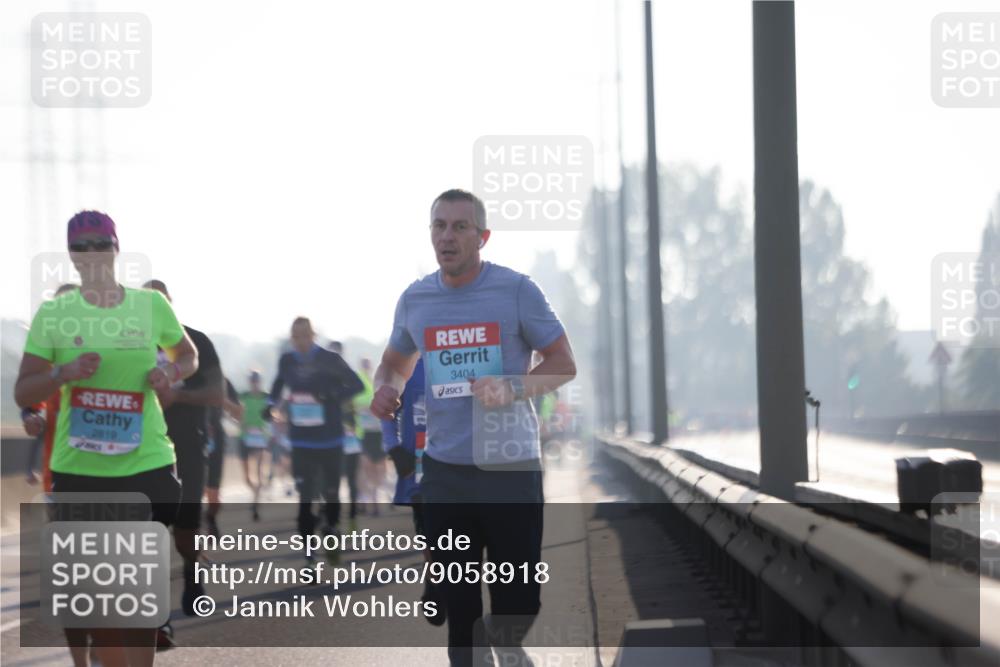 03.10.2025 - Köhlbrandbrückenlauf Jannik Wohlers http://msf.ph/oto/9058918 03.10.2025 09:14:12 Position 3 2819, 3404 meine-sportfotos.de