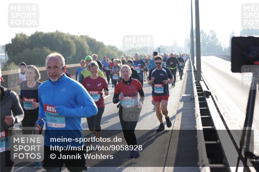 03.10.2025 - Köhlbrandbrückenlauf Jannik Wohlers http://msf.ph/oto/9058928 03.10.2025 09:21:59 Position 3 21, 2045, 3676, 3151, 097, 2204 meine-sportfotos.de