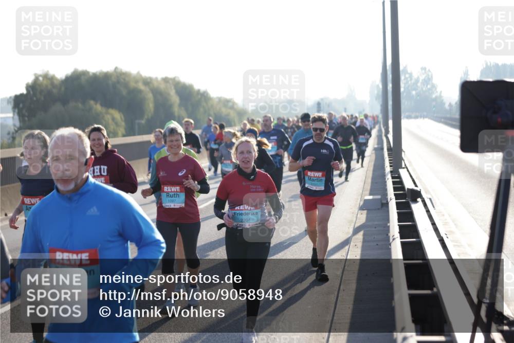 03.10.2025 - Köhlbrandbrückenlauf Jannik Wohlers http://msf.ph/oto/9058948 03.10.2025 09:21:59 Position 3 3151, 1097, 2204, 3676 meine-sportfotos.de