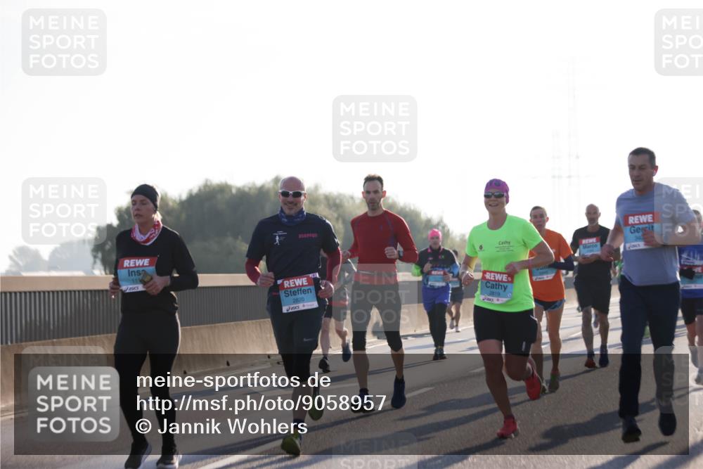 03.10.2025 - Köhlbrandbrückenlauf Jannik Wohlers http://msf.ph/oto/9058957 03.10.2025 09:14:13 Position 3 2820, 2819 meine-sportfotos.de